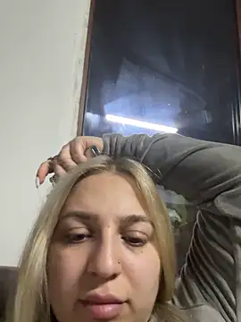 Snapshot of AmandaSnack chatting on May 10, 2026, 9:31 pm AmandaSnack online show from May 10, 2026, 9:31 pm