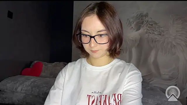 Snapshot of Amalia_Lambert_13 chatting on May 28, 2026, 7:22 pm Amalia Lambert 13 online show from May 28, 2026, 7:22 pm