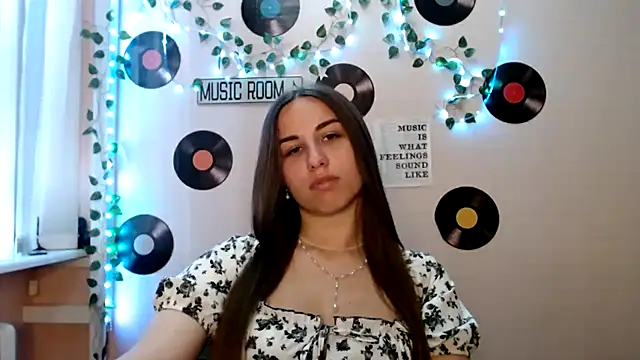 Snapshot of Cutie__Mia chatting on May 8, 2026, 11:04 am Cutie Mia online show from May 8, 2026, 11:04 am