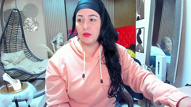 BBWLuxuryMuse online show from July 25, 2026, 12:14 pm