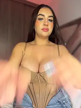 LindseyMos online show from May 26, 2026, 1:01 am