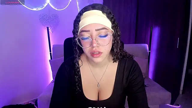 Snapshot of liz_martins1 chatting on June 13, 2026, 1:47 am liz martins1 online show from June 13, 2026, 1:47 am