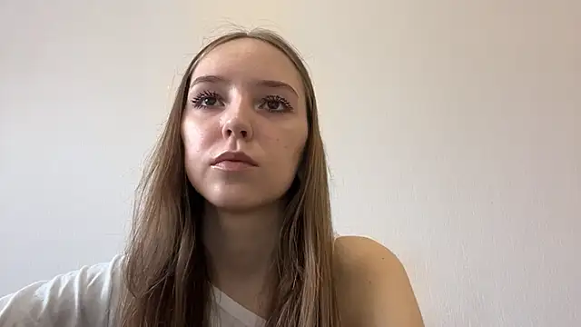 QueenBalensiefen online show from May 5, 2026, 4:20 am