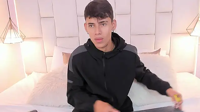 JacobFerrer online show from May 26, 2026, 5:42 pm