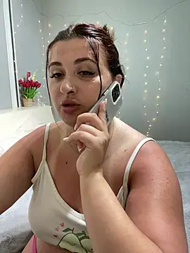 Snapshot of AureTease chatting on June 27, 2026, 6:13 pm AureTease online show from June 27, 2026, 6:13 pm