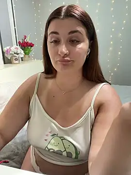 Snapshot of AureTease chatting on July 1, 2026, 6:40 pm AureTease online show from July 1, 2026, 6:40 pm
