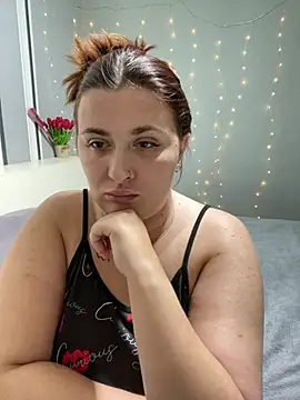 Snapshot of AureTease chatting on July 26, 2026, 6:37 pm AureTease online show from July 26, 2026, 6:37 pm
