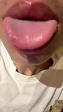 hotlips2026 online show from June 26, 2026, 10:47 pm