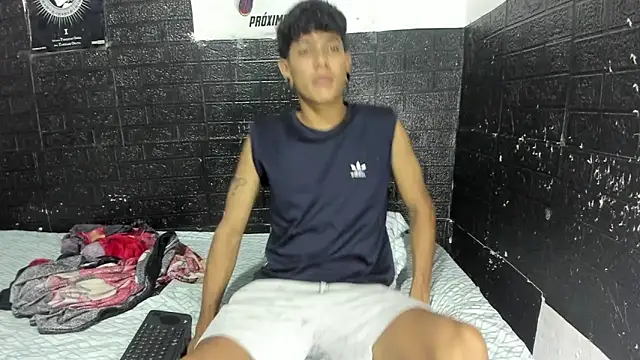 Snapshot of santos_dx chatting on May 20, 2026, 4:29 am santos dx online show from May 20, 2026, 4:29 am