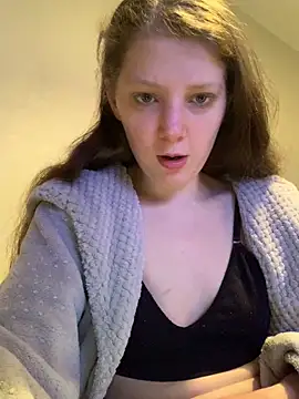 Snapshot of Tatum-Bear chatting on May 13, 2026, 8:38 pm Tatum-Bear online show from May 13, 2026, 8:38 pm