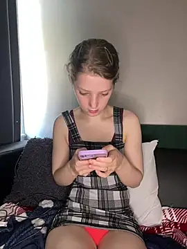 Snapshot of Tatum-Bear chatting on July 8, 2026, 2:32 pm Tatum-Bear online show from July 8, 2026, 2:32 pm