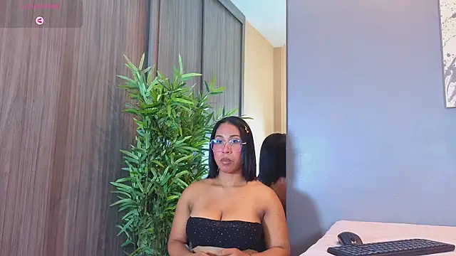 Snapshot of Karlie_moore_ chatting on May 21, 2026, 9:22 pm Karlie moore online show from May 21, 2026, 9:22 pm