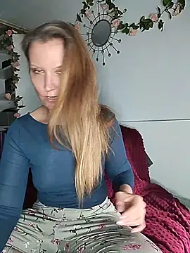 Snapshot of Candy_Cougar chatting on May 6, 2026, 7:13 am Candy Cougar online show from May 6, 2026, 7:13 am
