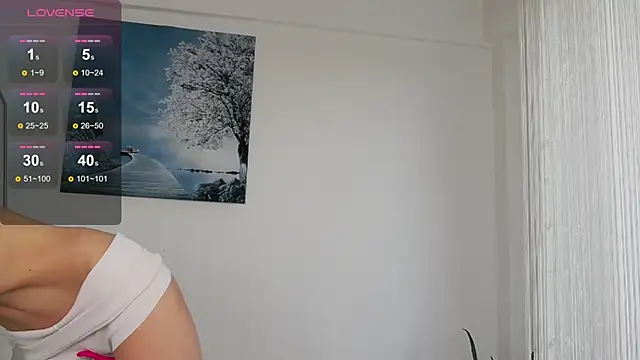 Snapshot of Belle_Blondy chatting on June 20, 2026, 10:40 am Belle Blondy online show from June 20, 2026, 10:40 am