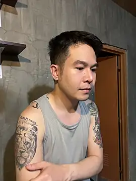 xanderalex13 online show from May 14, 2026, 6:58 pm
