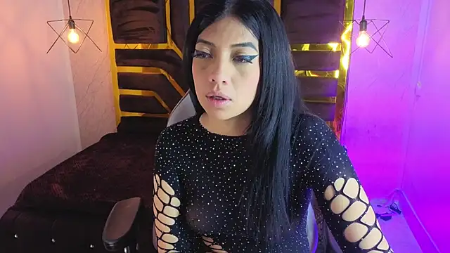 Snapshot of Ey_Im_simone_ chatting on July 15, 2026, 12:21 pm Ey Im simone online show from July 15, 2026, 12:21 pm