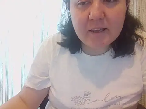 IsabellaJacobs online show from May 12, 2026, 6:43 am