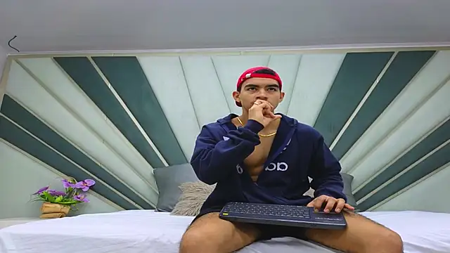 Snapshot of Sebastian_Vega chatting on May 11, 2026, 11:13 pm Sebastian Vega online show from May 11, 2026, 11:13 pm