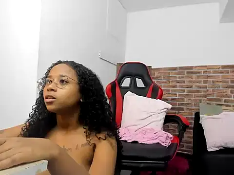 Snapshot of wizarpamela chatting on May 16, 2026, 8:29 pm wizarpamela online show from May 16, 2026, 8:29 pm