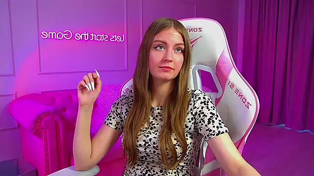 SofiaSarvains online show from June 11, 2026, 2:53 am