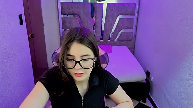 Snapshot of Destiny_A chatting on July 16, 2026, 1:50 pm Destiny A online show from July 16, 2026, 1:50 pm