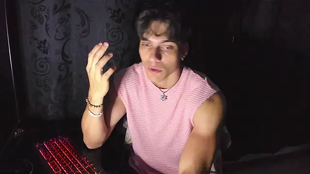 Alessio Valee online show from June 3, 2026, 9:56 am