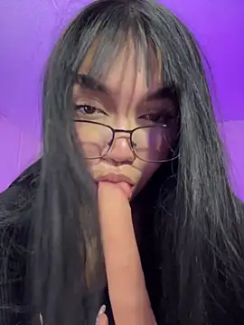 Tania Tay online show from May 15, 2026, 3:46 am