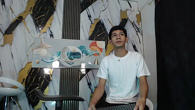 TWINKS BOYSX online show from June 2, 2026, 1:13 pm