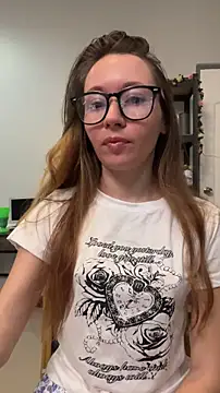 Snapshot of Mini_girl_do_it_better chatting on May 25, 2026, 11:55 pm Mini girl do it better online show from May 25, 2026, 11:55 pm