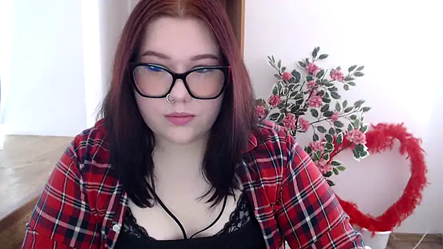 KarolinasHot online show from May 11, 2026, 8:42 am