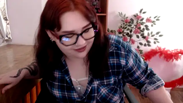 KarolinasHot online show from June 11, 2026, 1:27 am