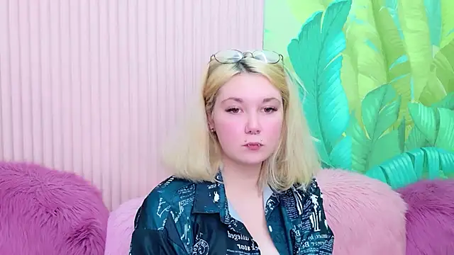 Cassey Well online show from May 10, 2026, 4:12 pm