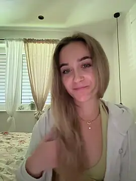 LillyStarr online show from July 1, 2026, 1:24 pm
