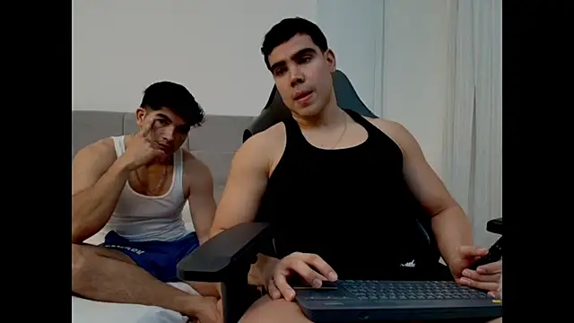 pistacho bross19 online show from May 13, 2026, 12:52 am