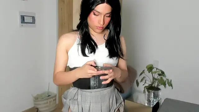 Snapshot of naomimoore828 chatting on May 20, 2026, 8:48 pm naomimoore828 online show from May 20, 2026, 8:48 pm
