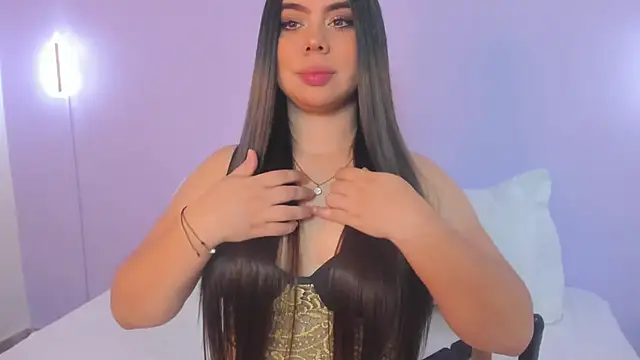 luna blazze  online show from June 27, 2026, 12:33 pm