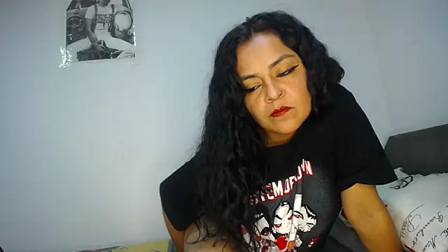 Snapshot of wilddesire66 chatting on May 7, 2026, 4:18 am wilddesire66 online show from May 7, 2026, 4:18 am