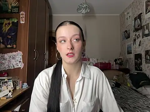 Angelina Floran online show from May 12, 2026, 4:37 pm