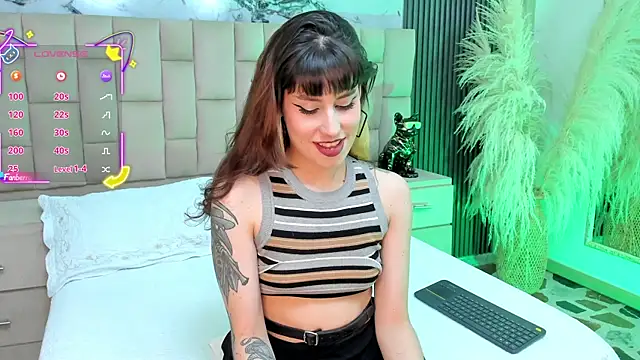 Snapshot of AmbarDupont_ chatting on June 4, 2026, 5:46 am AmbarDupont online show from June 4, 2026, 5:46 am