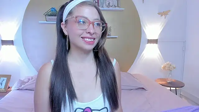 Snapshot of Lenna_Phillips chatting on June 17, 2026, 11:23 am Lenna Phillips online show from June 17, 2026, 11:23 am