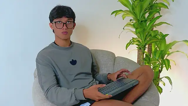 Iam erick online show from May 13, 2026, 2:20 am