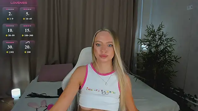 Snapshot of zabavva chatting on July 3, 2026, 8:54 am zabavva online show from July 3, 2026, 8:54 am