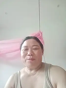 -Lytina- online show from May 20, 2026, 2:18 am