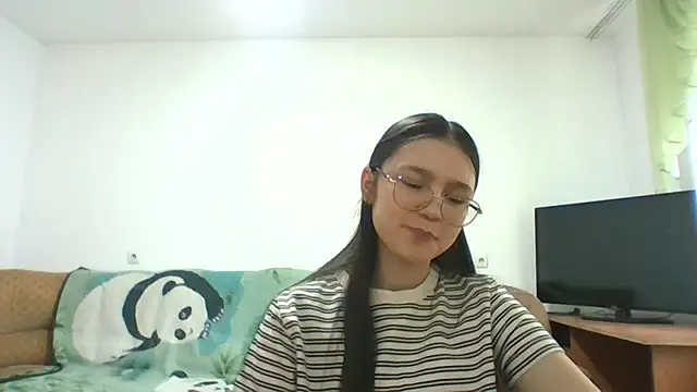 Snapshot of MalindaPerrino chatting on May 11, 2026, 7:47 am MalindaPerrino online show from May 11, 2026, 7:47 am