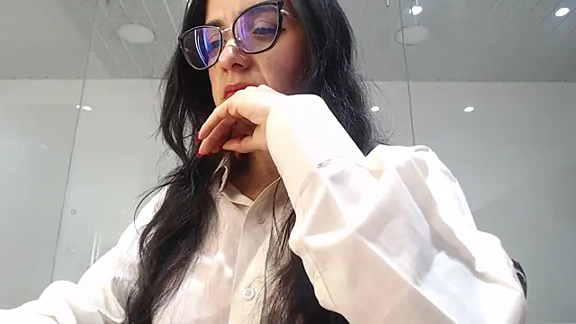 Snapshot of Lizeth_White_ chatting on June 30, 2026, 8:21 pm Lizeth White online show from June 30, 2026, 8:21 pm