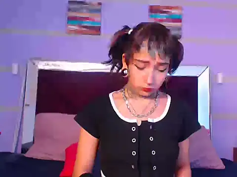 JadeBonnet online show from May 11, 2026, 8:06 pm