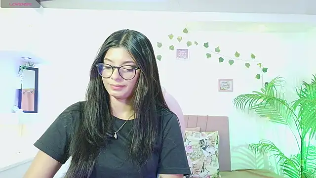 Snapshot of isabel_space chatting on May 29, 2026, 1:09 pm isabel space online show from May 29, 2026, 1:09 pm