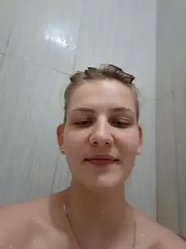 Snapshot of mooniekiss chatting on May 27, 2026, 8:50 pm mooniekiss online show from May 27, 2026, 8:50 pm