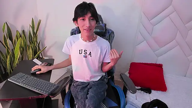 Snapshot of LittlePrince_ chatting on May 14, 2026, 3:24 am LittlePrince online show from May 14, 2026, 3:24 am