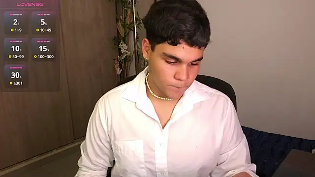 Snapshot of eithan_jonnes_ chatting on June 21, 2026, 9:39 pm eithan jonnes online show from June 21, 2026, 9:39 pm
